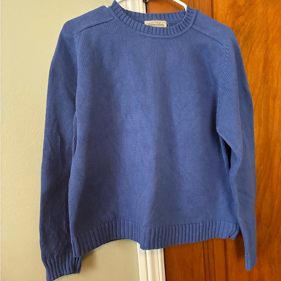 St. John's Bay Sweaters - Vintage St. John's Bay Classic periwinkle Crew Neck Sweater